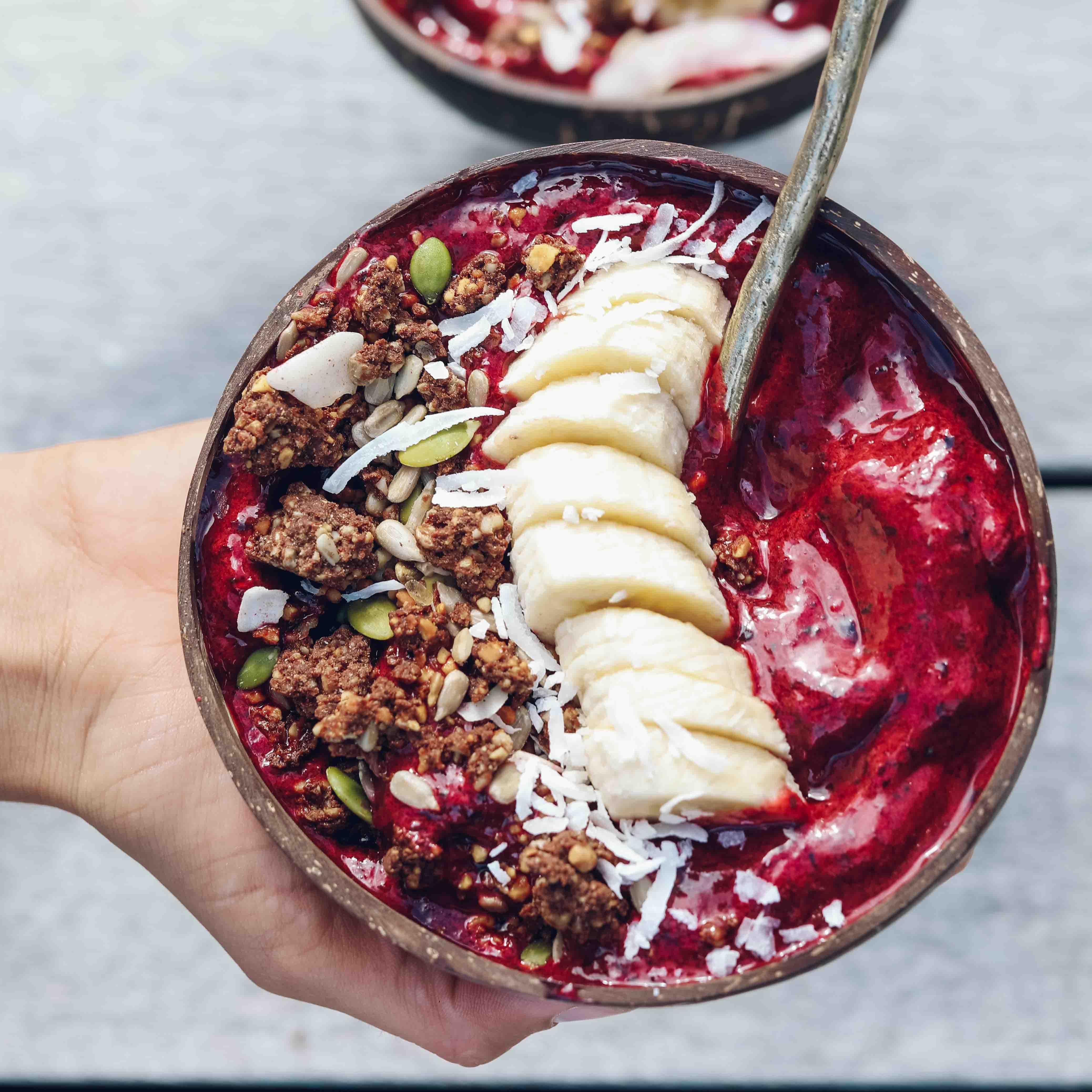 Kiwi & Blackberry Smoothie Bowl