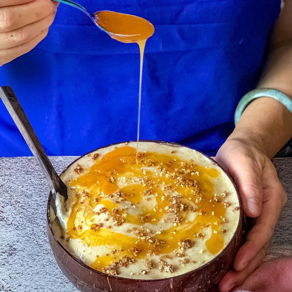 Vegan Salted Caramel Smoothie Bowl