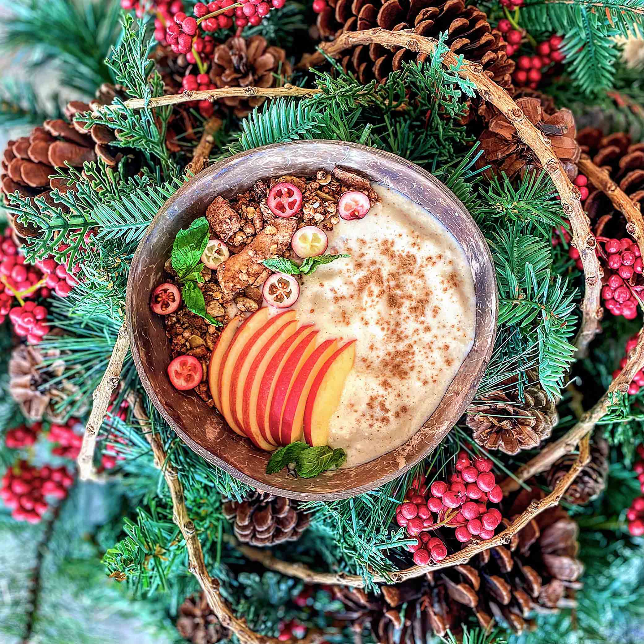 Vegan Eggnog Smoothie Bowl