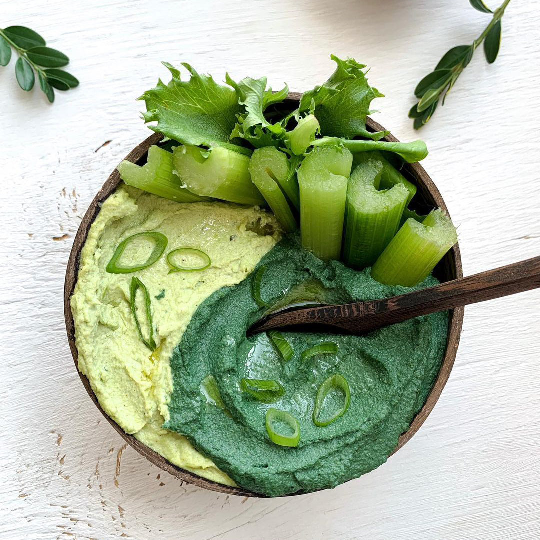 Edamame and Spirulina Hummus